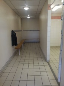 Le vestiaire pour les hommes...